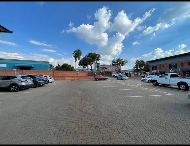 INDUSTRIAL PROPERTY TO RENT IN HENNOPSPARK